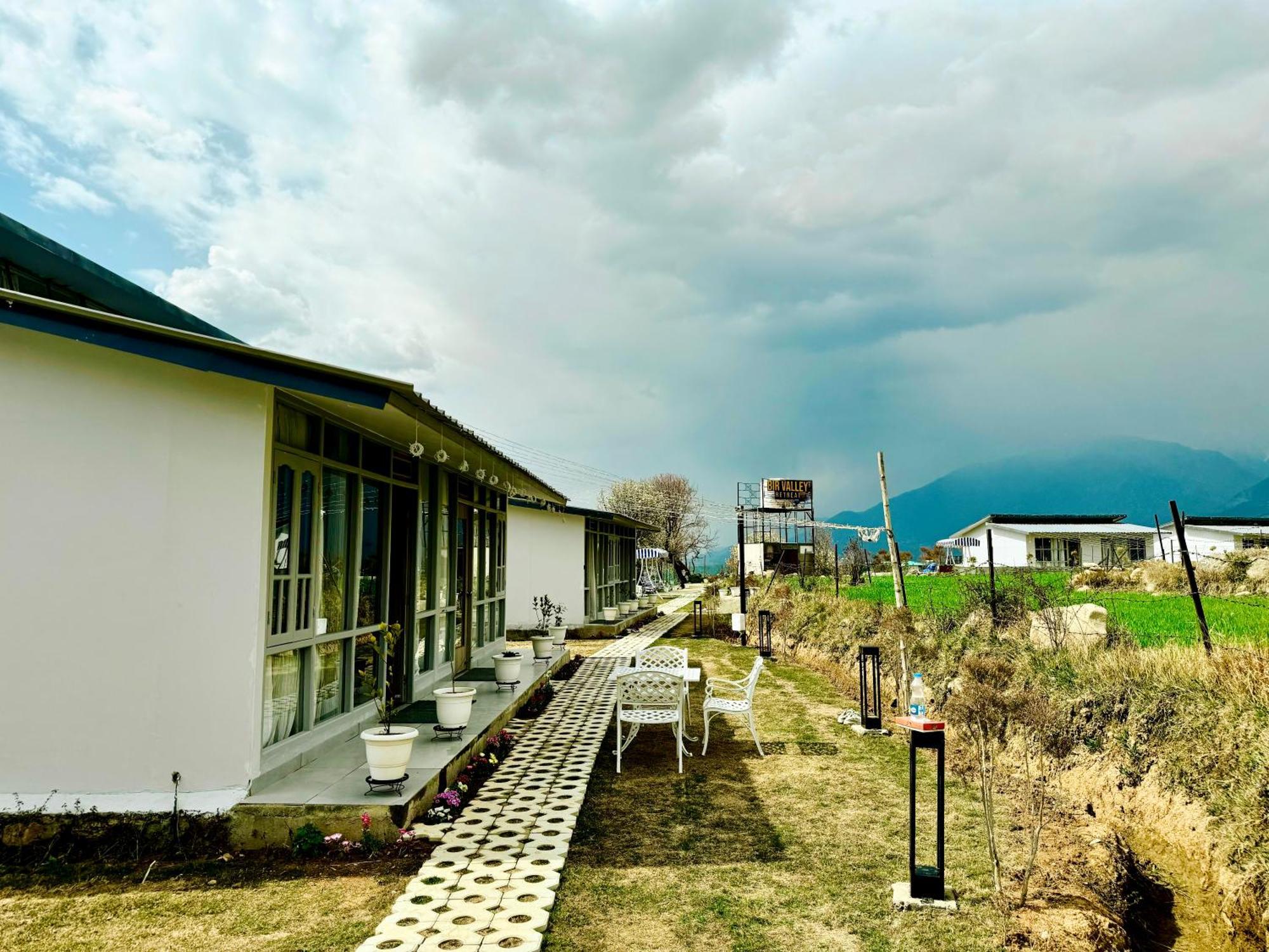 Bir Valley Retreat Bagian luar foto