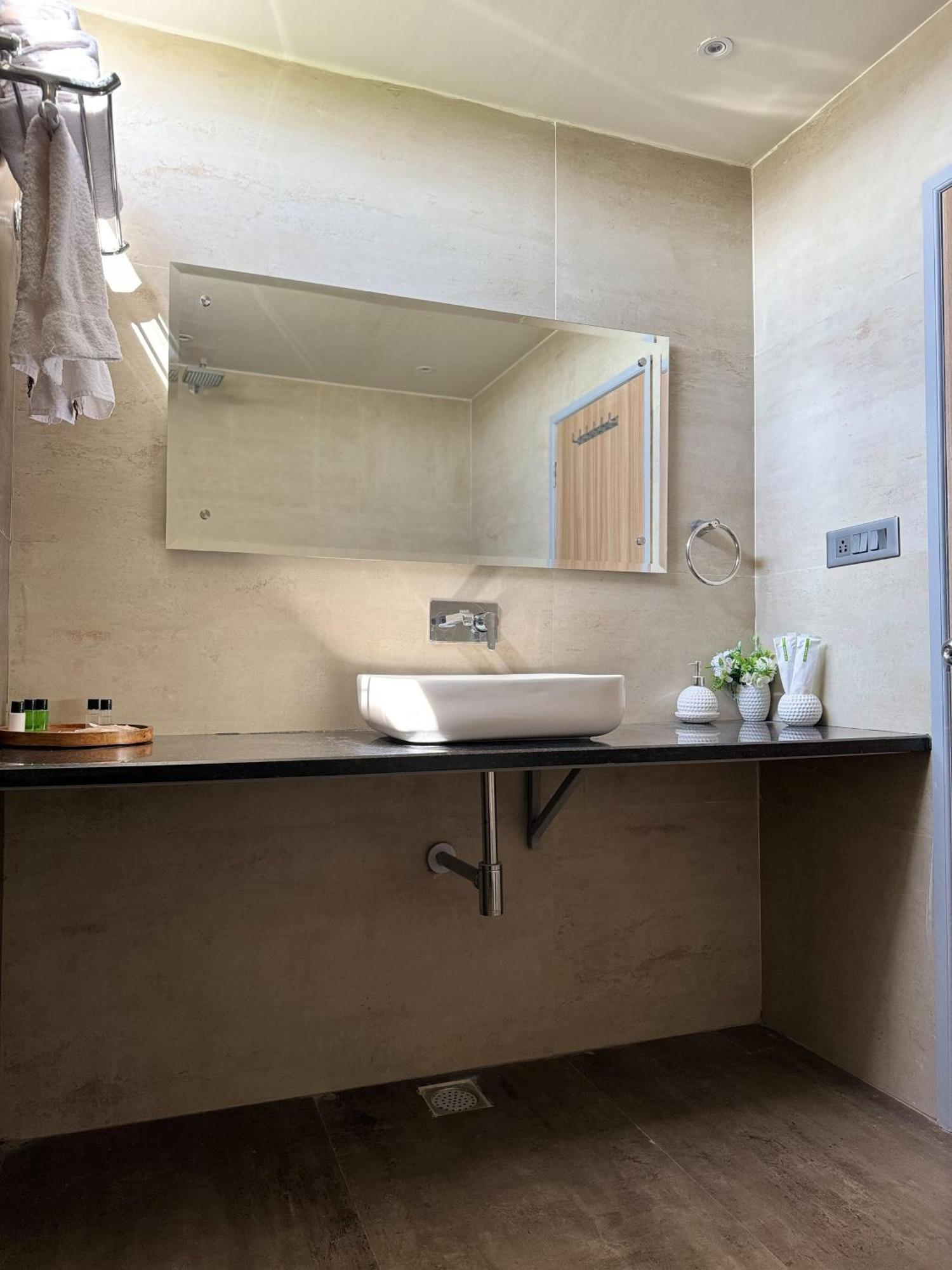 Bir Valley Retreat Bagian luar foto